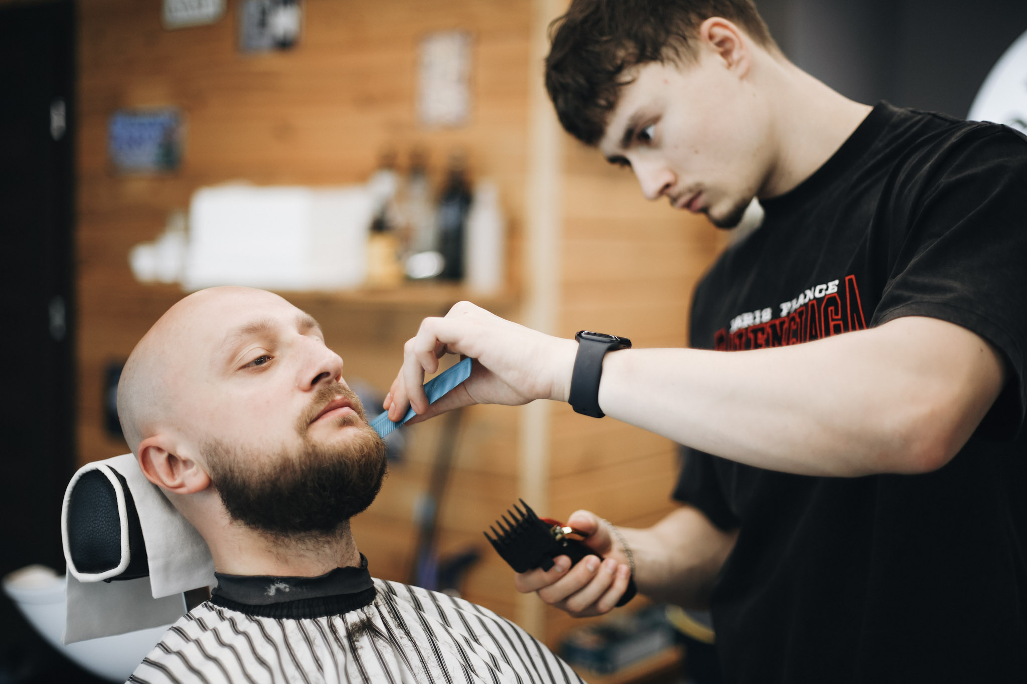 Modelowanie i strzyżenie brody w barbershopie BRODSKI Warszawa Wilanów