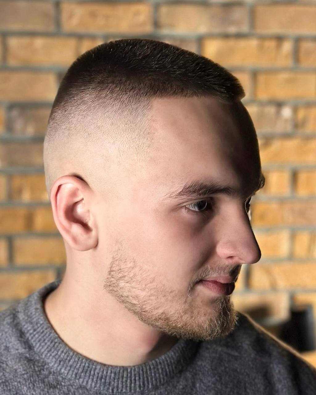Buzzcut haircut, close-up detail, by barber Alex at BRODSKI Barbershop Wilanów, Warszawa