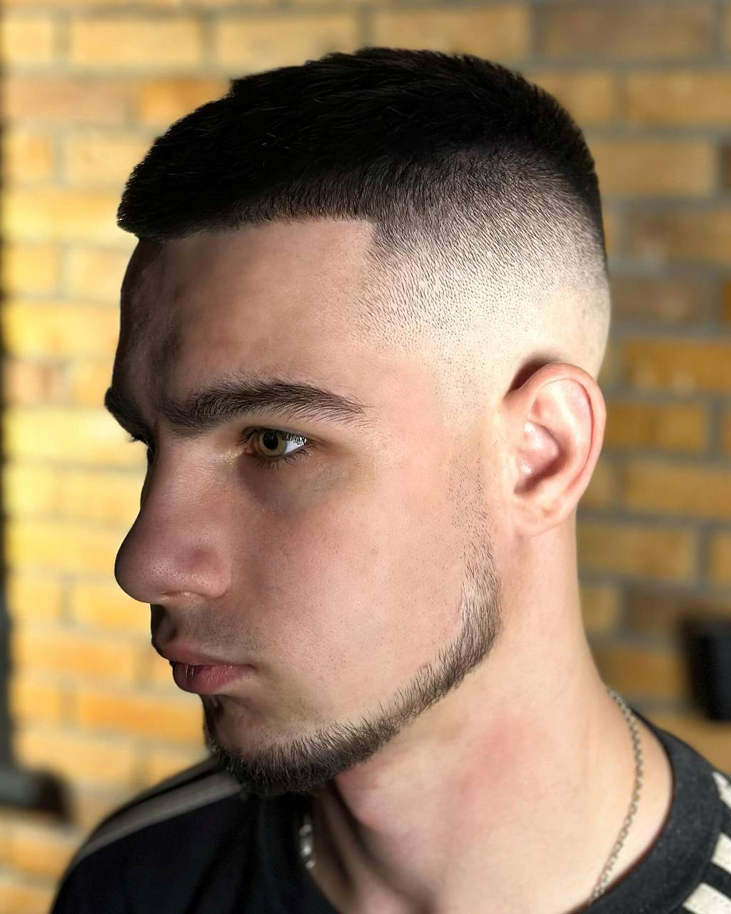 Crop haircut, close-up view, by barber Alex at BRODSKI Barbershop Wilanów, Warszawa